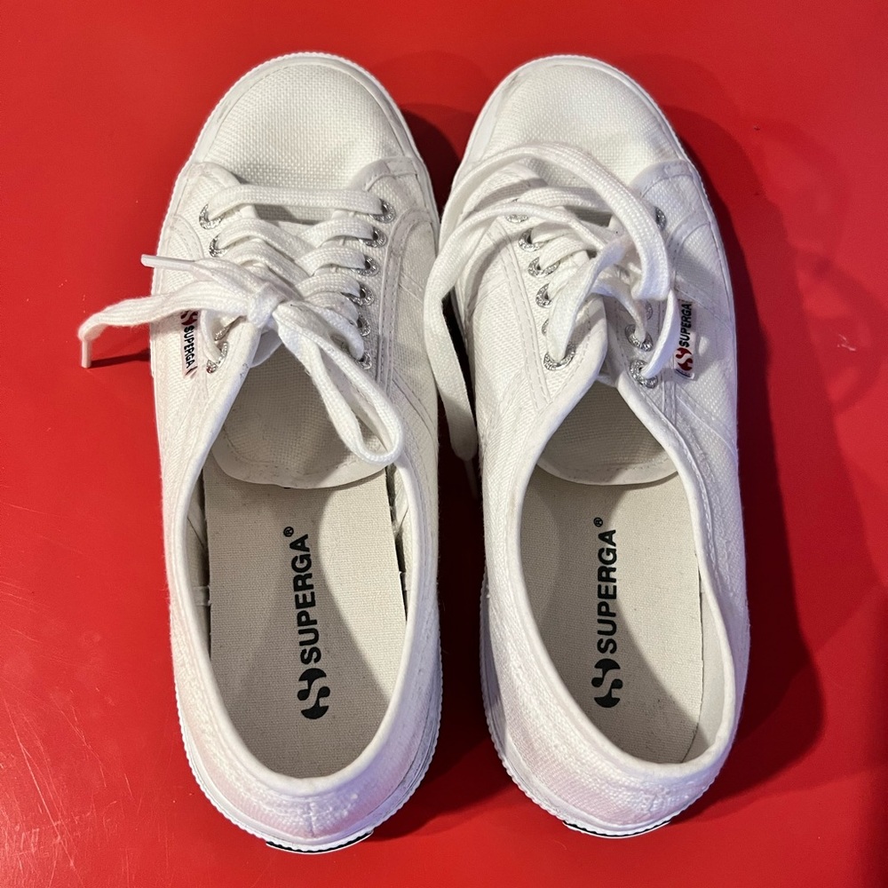 Superga womens classic white sneakers size 40 (9)